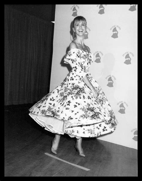 1989 OLIVIA NEWTON-JOHN @ Grammy Awards Vintage Original Photo GREASE ...