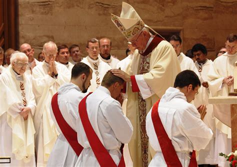 Ministers of the New Covenant: Why Christian Ministers Are Priests ...