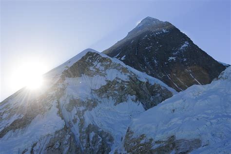 Sunrise over Mount Everest [OC] [3872×2592] : r/EarthPorn