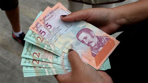 Venezuela oficializa la devaluación de su moneda un 95,8% | RTVE