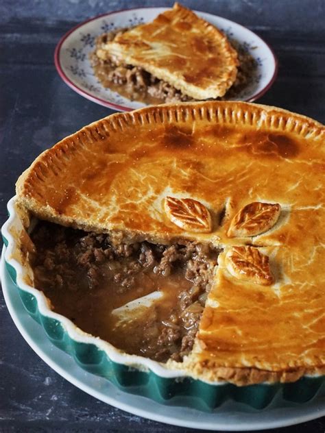 Minced Beef and Onion Pie | Moorlands Eater