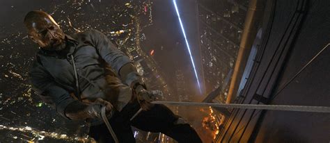 Review: In ‘Skyscraper,’ Dwayne Johnson Scales a Tower of Clichés - The ...