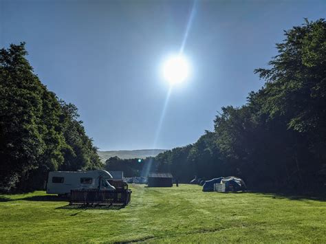 Hayfield campsite: Camping and Caravanning Club REVIEW