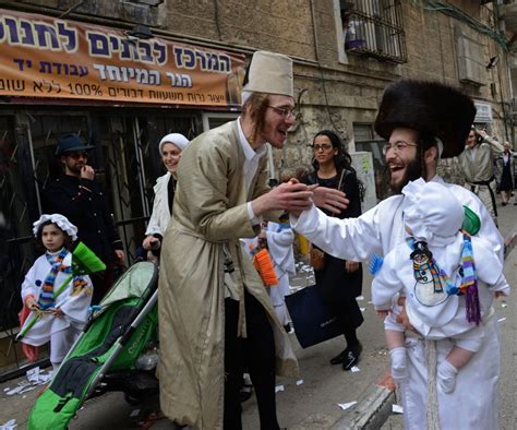 Jews Celebrate Purim in Jerusalem - Slideshow - UPI.com