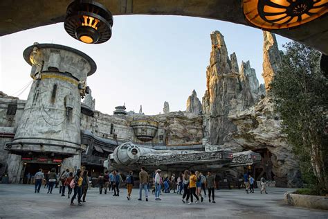 'Star Wars' Fans Can Meet the Mandolorian and Grogu at This Disney Park • DisneyTips.com