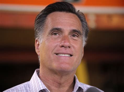 Obama lags behind Romney in fundraising - CBS News