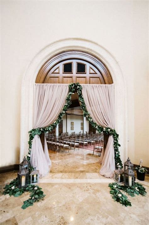 14 beautiful wedding entryway ideas for ceremony & reception