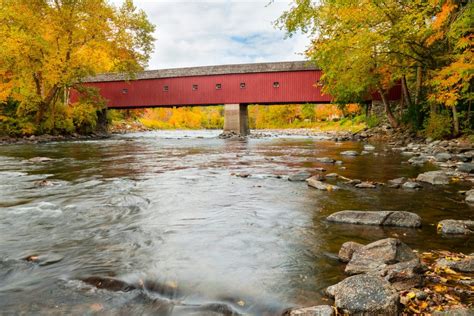 8 INCREDIBLE Places For Fall Foliage Near Mystic Connecticut