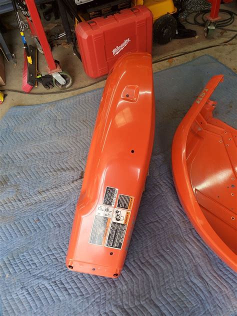 Kubota tractor fenders. TD060-99713 Right Hand, TD061-99533 Left Hand ...