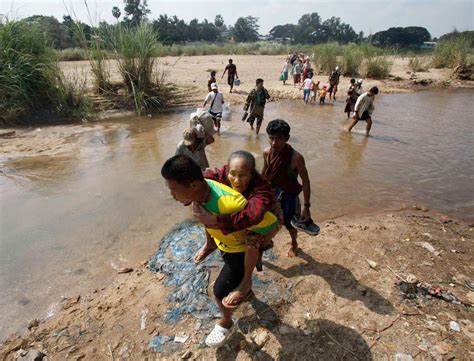 Myanmar Refugees Flee to Thailand - The New York Times