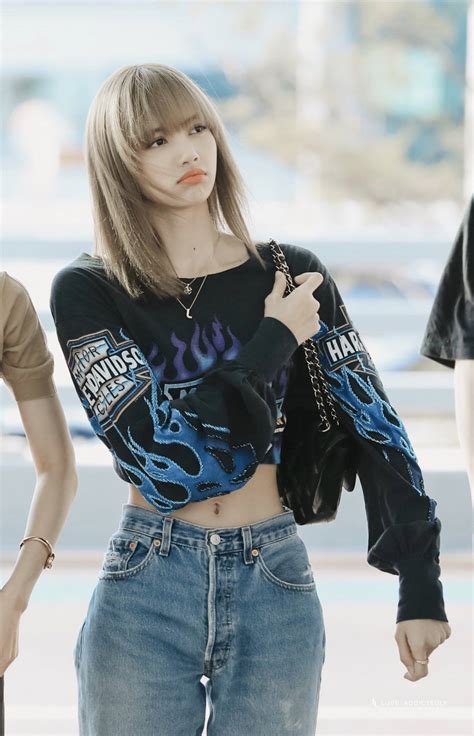 Lalisa Manoban Blackpink Lisa 2020 / BLACKPINK's Lisa Looks Breathtaking With Her Iconic Short ...