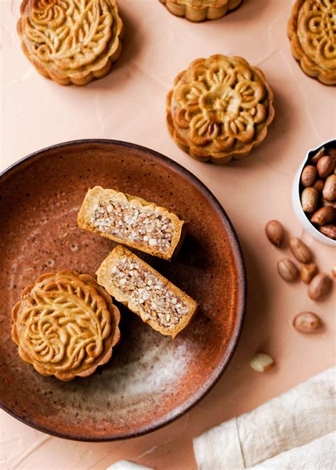 Honey Salted Mooncake Recipe — Eat Cho Food | Mooncake recipe, Easy mooncake recipe, Honey ...