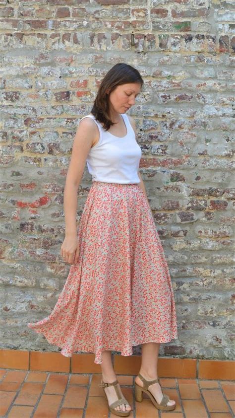 How to sew a simple half circle Skirt without a zipper | Skirt pattern free, Skirt pattern ...