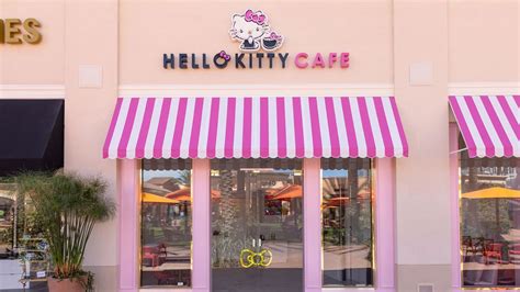 Inauguró en California el primer Hello Kitty Grand Cafe — Conocedores.com