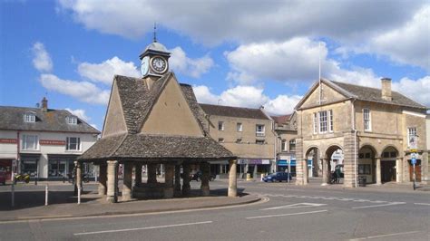 Witney new 20mph speed limit approved - BBC News