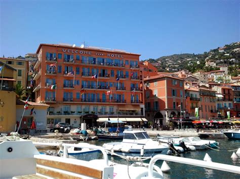 Destination: Fiction: Boat Trips on the French Riviera