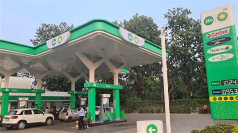 Classy and Clean: Jio petrol pump,Dehradun - YouTube