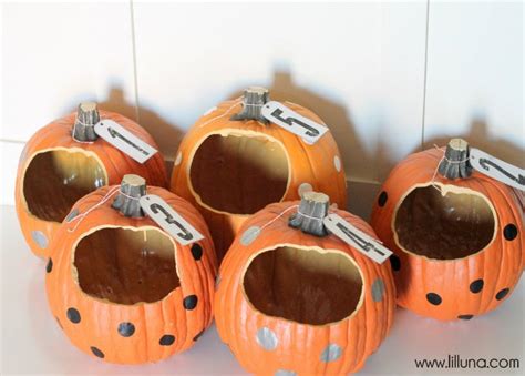 Pumpkin Toss | Outdoor Halloween Party Games | POPSUGAR Family Photo 6