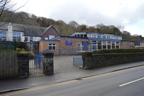 Our Ladys RC Primary School © N Chadwick cc-by-sa/2.0 :: Geograph ...