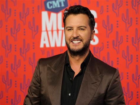 Luke Bryan Thanks Mom After 'One Margarita' Music Video CMT Award Win