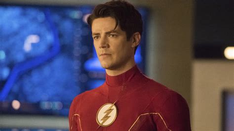 The Flash star Grant Gustin sets off smoke alarm while vaping on plane