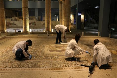 Zeugma Mosaic Museum's artifacts are being protected by experts - Anadolu Ajansı