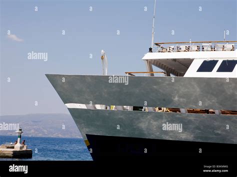 Hydra greece ferry hi-res stock photography and images - Alamy