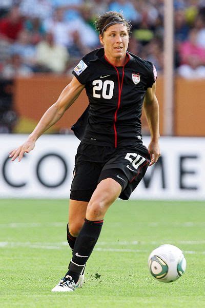 Mag Minute: US Soccer's Abby Wambach