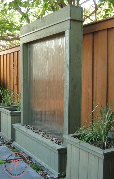 DIY Outdoor Water Wall Privacy Screen in 2020 | Patio water feature, Diy water feature, Water ...