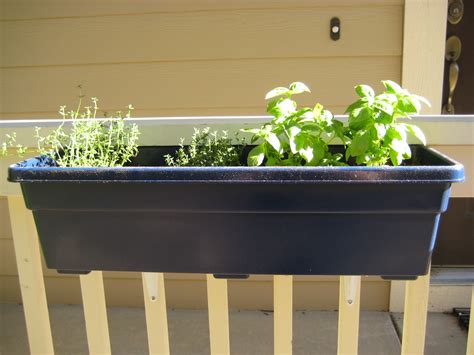 Handmade Homebody: Window Box Herb Garden