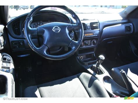 2005 Nissan Sentra SE-R Spec V Interior Color Photos | GTCarLot.com