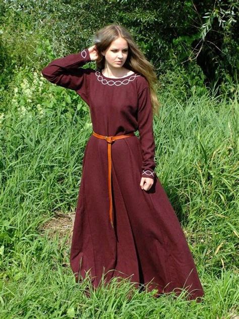 Medieval Dress for Historical Reenactment Wool Embroidery | Etsy