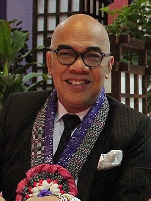 Boy Abunda Biography, Age, Height, Wife, Net Worth, Family