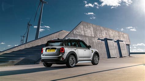 New MINI Countryman Goes Plug-in With 224 HP ALL4 Hybrid Model ...