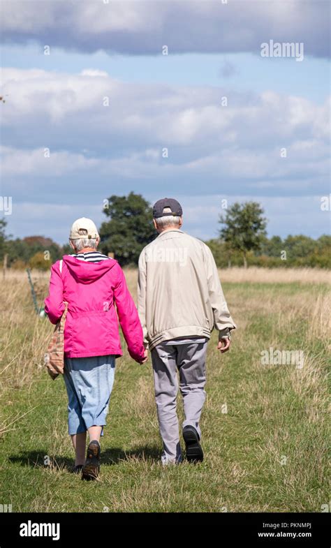 Country walk hi-res stock photography and images - Alamy