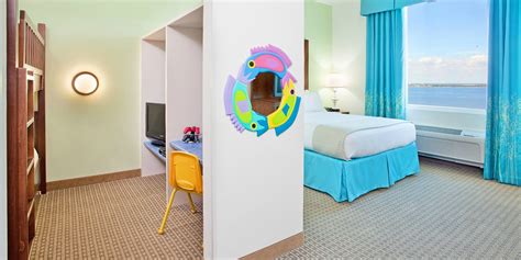 Inland Kidsuites® Hotel Rooms | Holiday Inn Resort Pensacola Beach