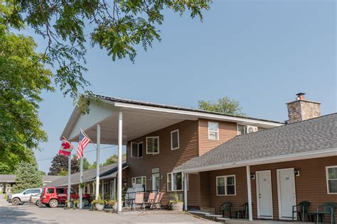 Capt’s Inn and Suites Alexandria Bay NY in the Thousand Islands — Alex Bay Motel & Resort in the ...