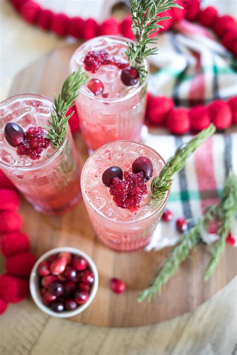 Sparkling Cranberry Gin Holiday Cocktails • Freutcake