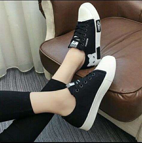 Cat canvas shoes for teenage girls | Girls shoes teenage, High heels ...