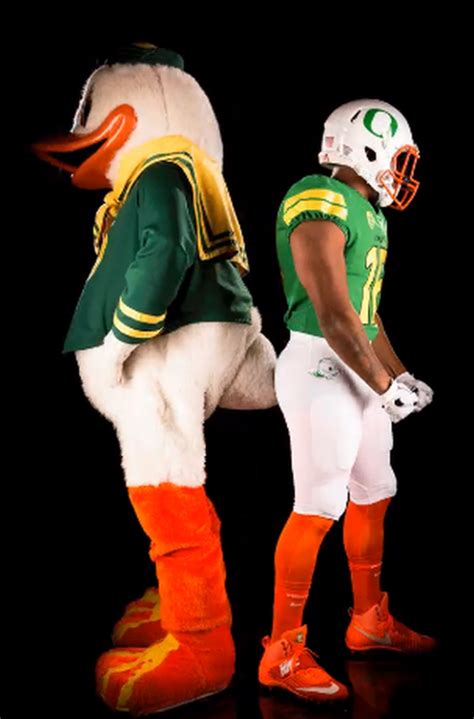 Oregon Ducks will dress like their mascot this Saturday | Chris Creamer ...