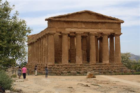 Archaic Greek Temple (Sicily) | Ancient greek architecture, Greek ...