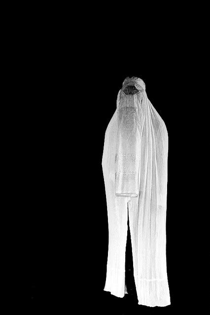 Top 5 White Burka Styles | Hijab Styles, Hijab Pictures, Abaya, Hijab ...