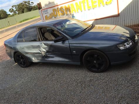 VZ COMMODORE SEDAN - Narrandera Auto Wreckers