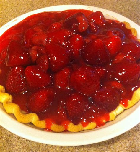 The Southern Spoon: Strawberry Glaze Pie