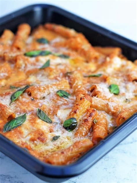 Cheesy Roasted Tomato Pasta Bake Recipe | Moorlands Eater