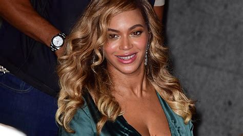 Beyonce Inked Finger Tattoo for Twins and Blue Ivy – StyleCaster