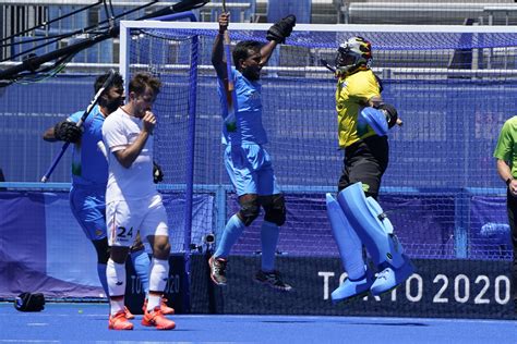 India ends 41-year drought with Olympic field hockey medal | AP News