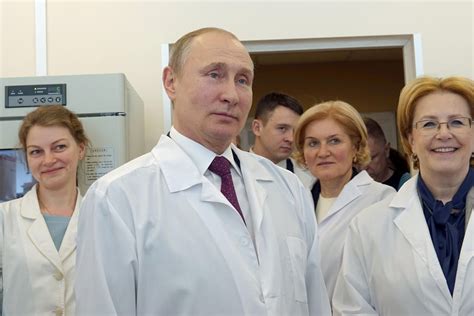 Coronavirus Russia: Putin says world’s first vaccine has been approved ...