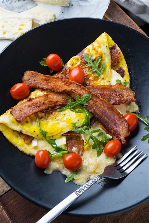 Bacon and Brie Omelette - Closet Cooking