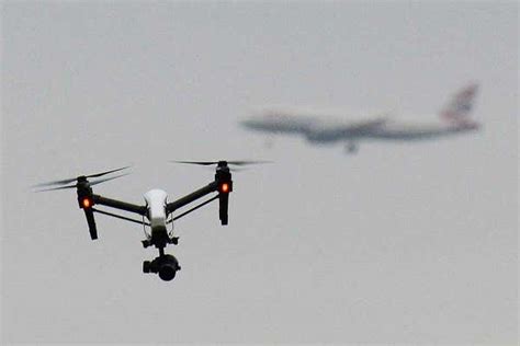 Drones flown straight at aircraft to test collision avoidance tech | New Scientist